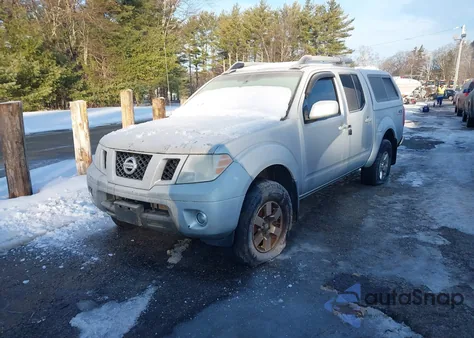 2011 Nissan Frontier Pro-4X z USA, uszkodzony, nr VIN 1N6AD0EV7BC424321